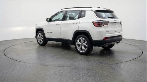 Bright White Clearcoat 2025 Jeep Compass Latitude