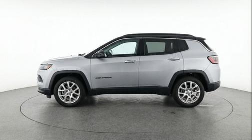 Silver Zynith Metallic Clearcoat 2025 Jeep Compass Limited