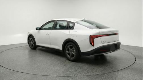 Snow White Pearl 2025 Kia K4 LXS