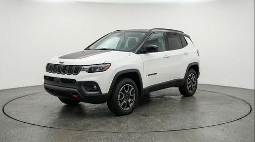 Bright White Clearcoat 2025 Jeep Compass Trailhawk