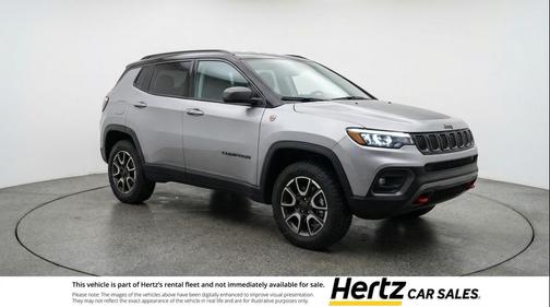 Silver Zynith Metallic Clearcoat 2025 Jeep Compass Trailhawk