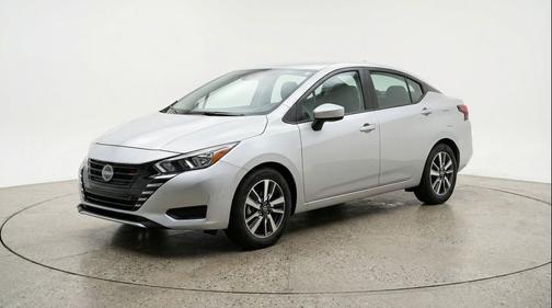 Brilliant Silver Metallic 2025 Nissan Versa 1.6 SV