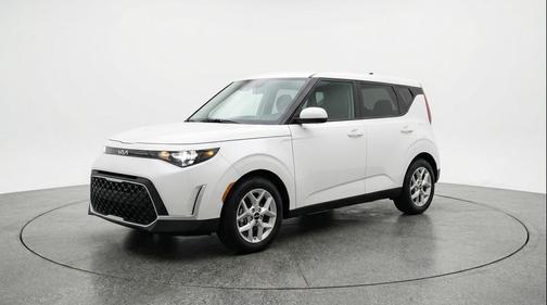 Snow White Pearl 2025 Kia Soul LX
