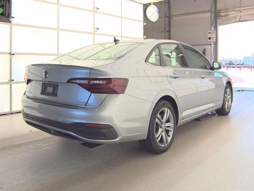 Pyrite Silver Metallic 2024 Volkswagen Jetta 1.5T SE