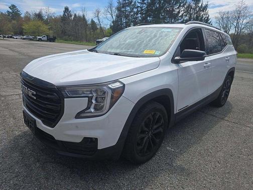 Summit White 2022 GMC Terrain SLT