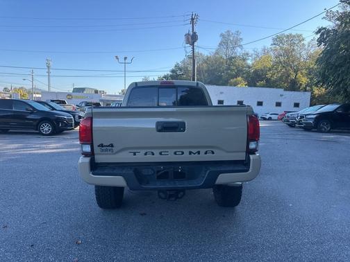 2019 Toyota Tacoma SR