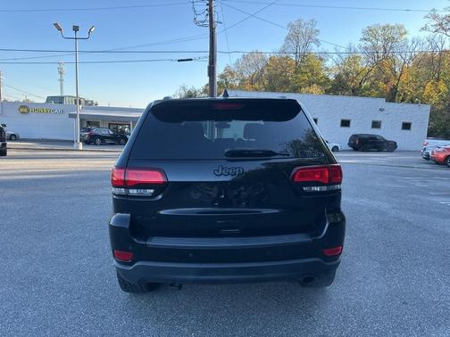 2019 Jeep Grand Cherokee Laredo