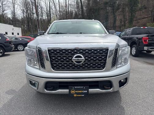 2018 Nissan Titan SV