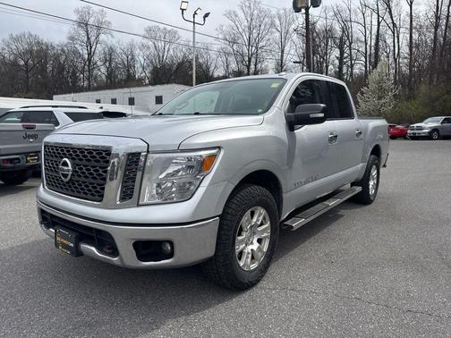 2018 Nissan Titan SV