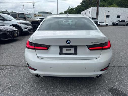 Mineral White Metallic 2019 BMW 330 i