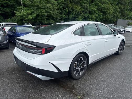 White 2024 Hyundai SONATA SEL