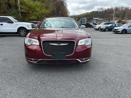 2018 Chrysler 300 Limited