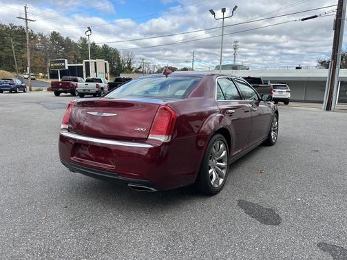 2018 Chrysler 300 Limited