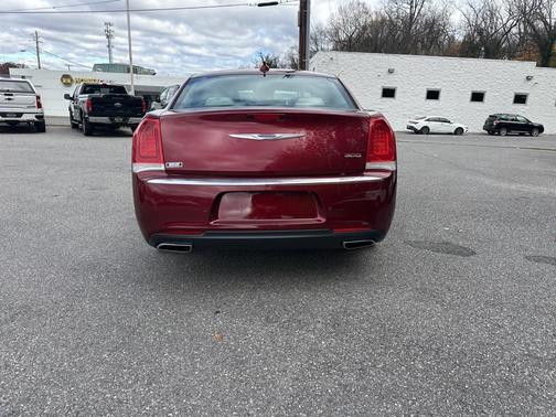 2018 Chrysler 300 Limited