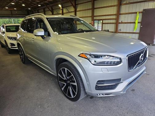 2019 Volvo XC90 T6 Momentum