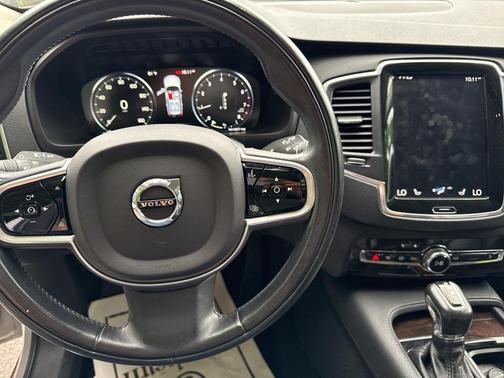 2019 Volvo XC90 T6 Momentum