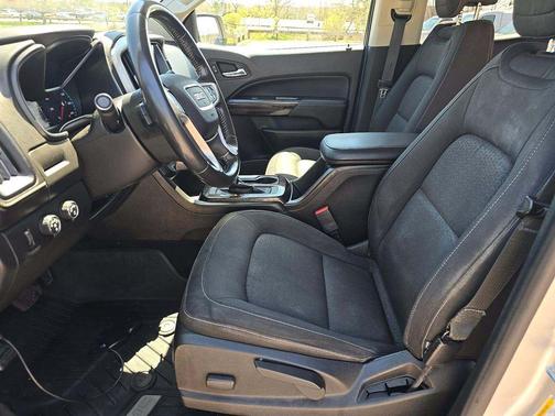 Quicksilver Metallic 2018 GMC Canyon SLE