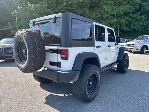 Bright White Clearcoat 2017 Jeep Wrangler Unlimited Sport