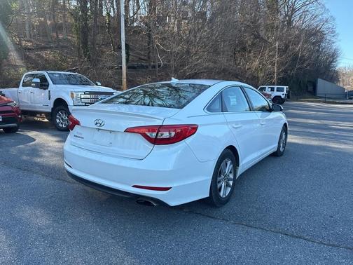 2017 Hyundai SONATA SE