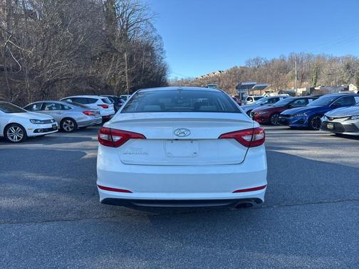 2017 Hyundai SONATA SE