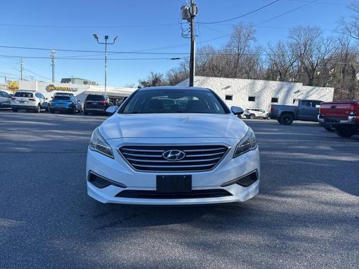 2017 Hyundai SONATA SE