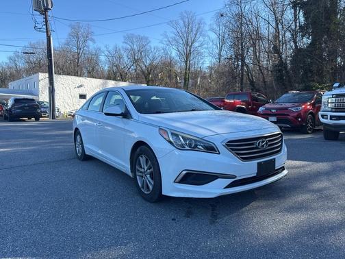 2017 Hyundai SONATA SE