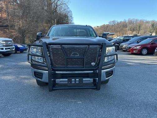 2017 Nissan Titan XD SV