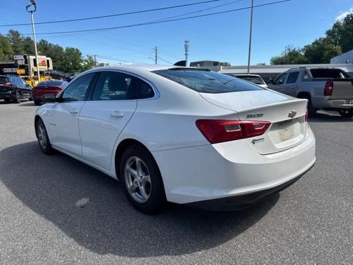 Summit White 2016 Chevrolet Malibu LS