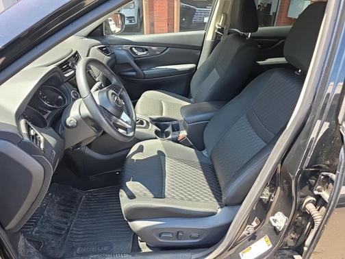 Magnetic Black 2019 Nissan Rogue SV