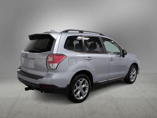 Ice Silver Metallic 2017 Subaru Forester 2.5i Touring