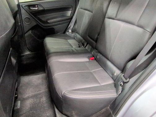 Ice Silver Metallic 2017 Subaru Forester 2.5i Touring