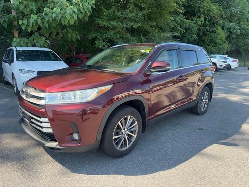 Ooh La La Rouge Mica 2019 Toyota Highlander XLE
