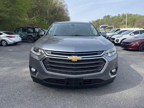 Satin Steel Metallic 2019 Chevrolet Traverse LT Cloth