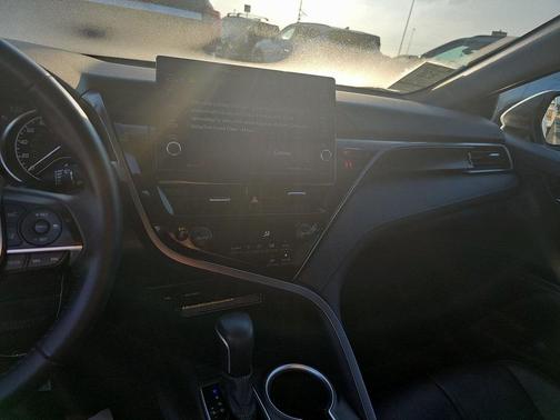 2021 Toyota Camry Hybrid XLE