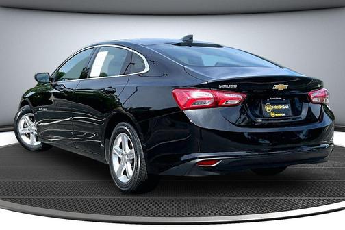 Mosaic Black Metallic 2022 Chevrolet Malibu LT