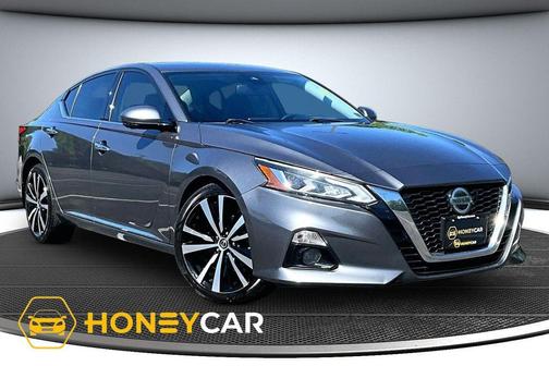 Gun Metallic 2020 Nissan Altima 2.0 Platinum