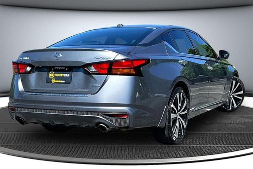 Gun Metallic 2020 Nissan Altima 2.0 Platinum