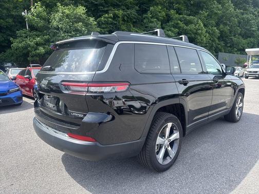 Diamond Black 2022 Jeep Grand Cherokee L Limited