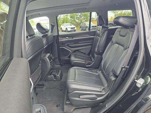 Diamond Black 2022 Jeep Grand Cherokee L Limited