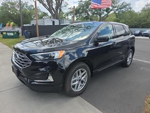 Black Metallic 2022 Ford Edge SEL