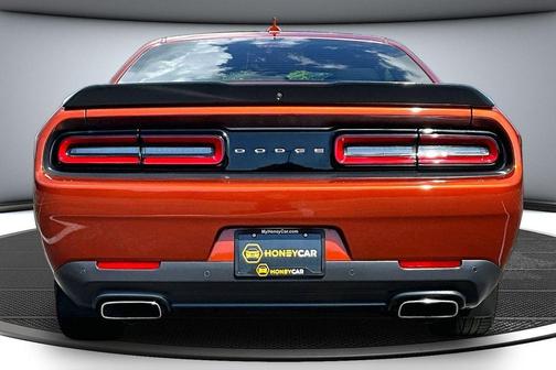 Sinamon Stick 2020 Dodge Challenger R/T