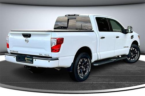 2017 Nissan Titan SL