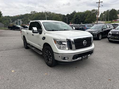 2017 Nissan Titan SL