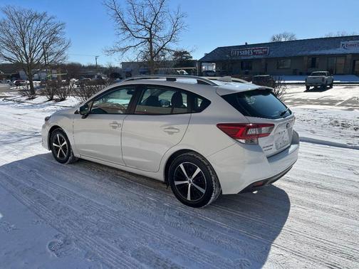 Crystal White Pearl 2023 Subaru Impreza Premium
