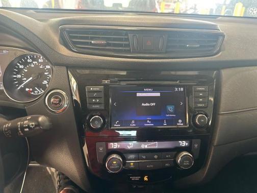 Gun Metallic 2019 Nissan Rogue SV