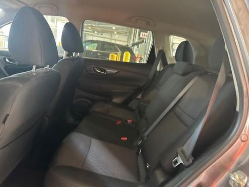 Gun Metallic 2019 Nissan Rogue SV