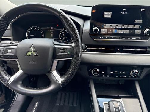 2022 Mitsubishi Outlander SE