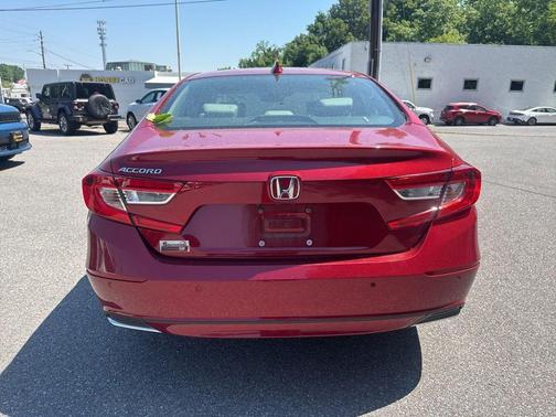 Maroon 2022 Honda Accord EX-L