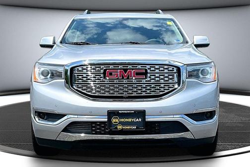 Quicksilver Metallic 2019 GMC Acadia Denali