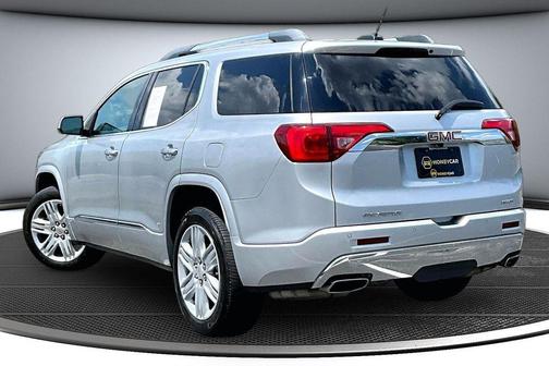 Quicksilver Metallic 2019 GMC Acadia Denali